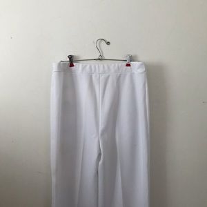 🌻 2/$15, 3/$20 Vintage white stretch trouser pants w/pleat